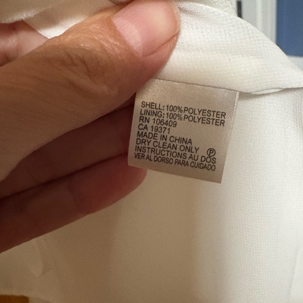 Elegant Tahari by Arthur Levine White Women's Blouse With Neck Detail - Picture 6 of 6